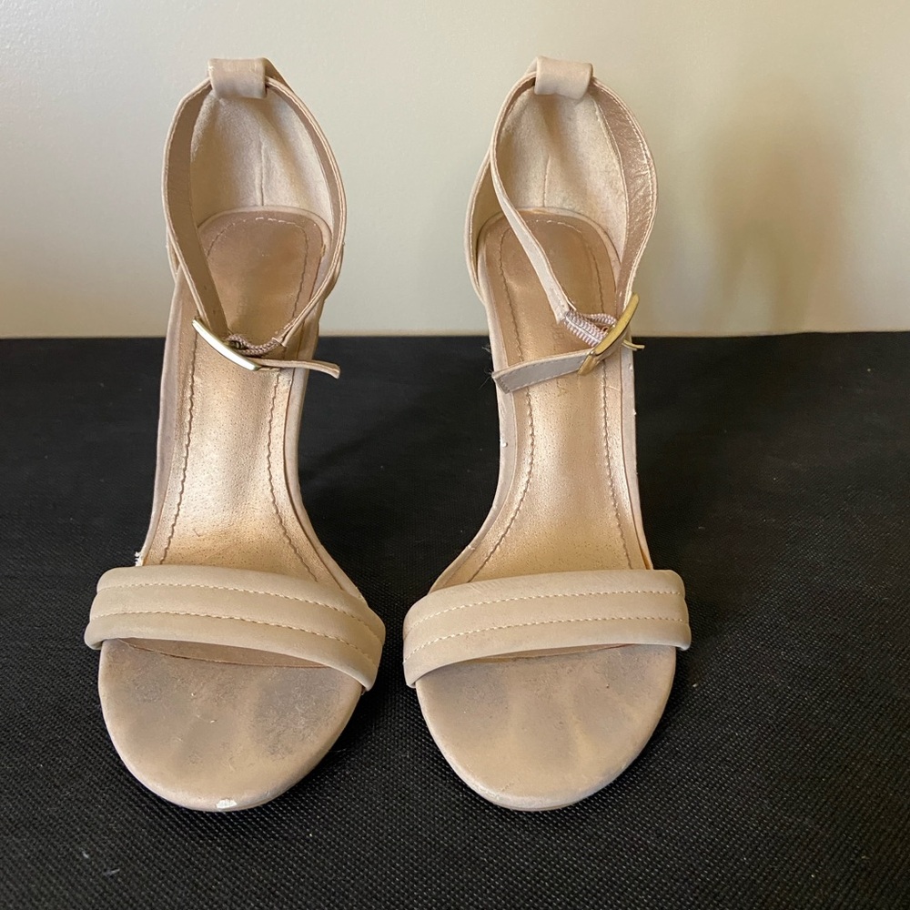 Shoe Republic LA Beige Ankle Strap‎ Heels Pointed Toe Stiletto Pumps Womens